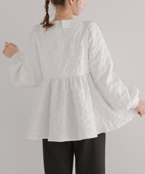 Fit more(フィットモア)の「丸襟ジャガードペプラムトップス(シャツ/ブラウス・レディース・ベージュ/ブルー/ブラック/ホワイト・FREE)」の5枚目の写真