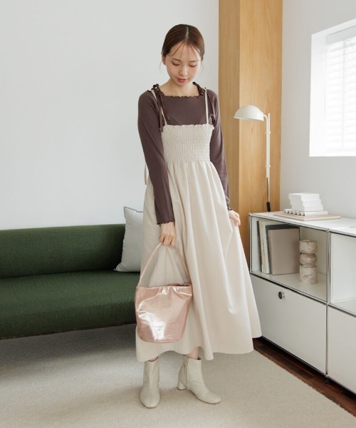 flower(フラワー)の「シャイニーシリンダーバッグ(ショルダーバッグ・レディース・ホワイト/ピンク・FREE)」の3枚目の写真