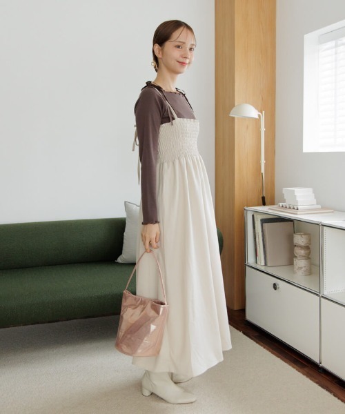 flower(フラワー)の「シャイニーシリンダーバッグ(ショルダーバッグ・レディース・ホワイト/ピンク・FREE)」の4枚目の写真