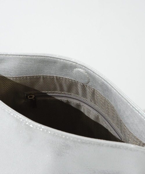 flower(フラワー)の「シャイニーシリンダーバッグ(ショルダーバッグ・レディース・ホワイト/ピンク・FREE)」の11枚目の写真