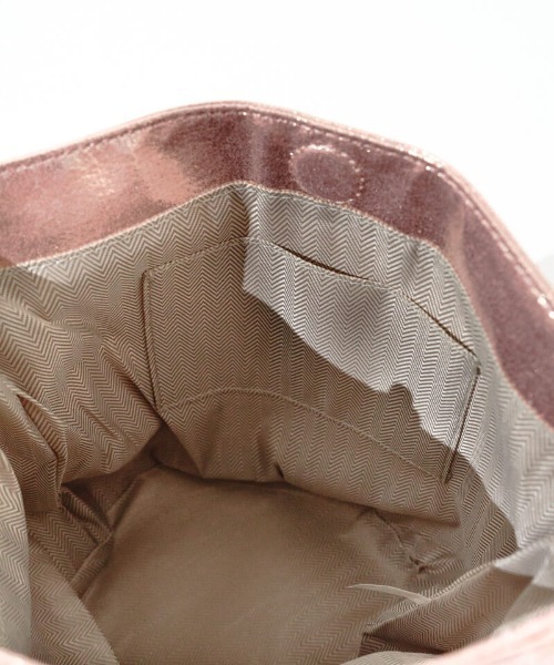 flower(フラワー)の「シャイニーシリンダーバッグ(ショルダーバッグ・レディース・ホワイト/ピンク・FREE)」の19枚目の写真
