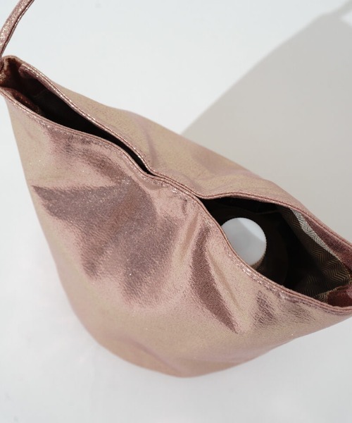 flower(フラワー)の「シャイニーシリンダーバッグ(ショルダーバッグ・レディース・ホワイト/ピンク・FREE)」の22枚目の写真