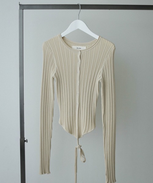 anuke(アンヌーク)の「Cachecoeur Knit Cardigan(カーディガン/ボレロ・レディース・ブラック/ナチュラル・FREE)」の11枚目の写真