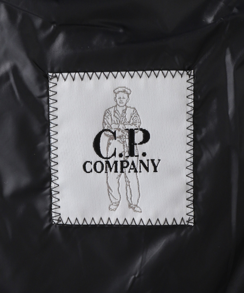 C.P. COMPANY(シーピーカンパニー)の「【C.P. Company / シーピーカンパニー】MEDIUM JACKET IN DD SHELL(ダウンジャケット/コート・メンズ・ブラック/カーキ・MEDIUM/LARGE)」の11枚目の写真