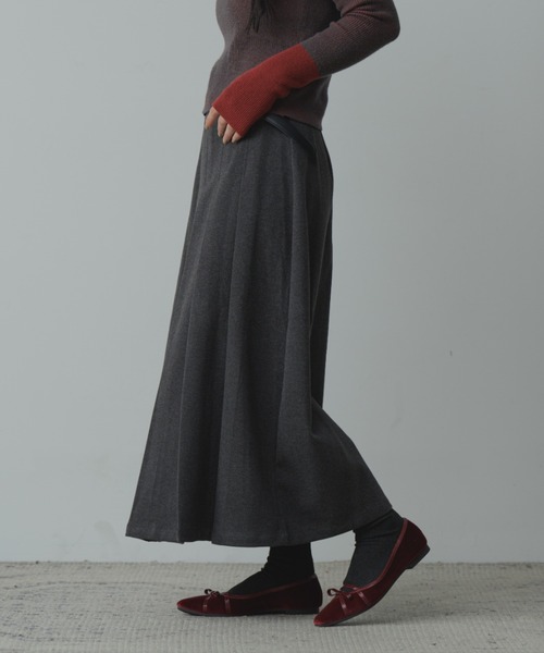 Happy John(ハッピージョン)の「long pleats skirt/ロングプリーツスカート(スカート・レディース・グレー/ブラック・SMALL/MEDIUM)」の4枚目の写真