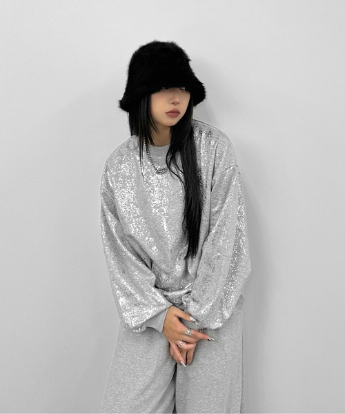 LVEU.（ラブユ.）の「【LVEU.】メタリックプリントオーバースウェット / トップス スウェット 裏毛 プリント メタリック 箔 プルオーバー ブラック グレー（スウェット・レディース・グレー/ブラック・FREE）」の8枚目の写真