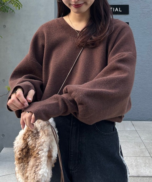 Kastane（カスタネ）の「【レビュー好評価/WEB限定カラー】メランジロングリブニット（ニット/セーター・レディース・ブラック/アイボリー/レッド/ライム/ブラウン・FREE）」の8枚目の写真