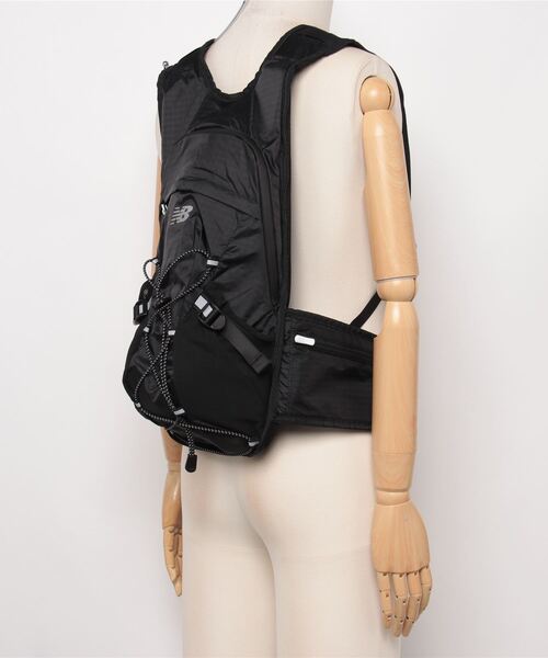 NEW BALANCE（ニューバランス）の「ハイドレーションバックパック15L ハイドレーションバッグなし（バックパック/リュック・メンズ・ブラック・ONE SIZE）」の12枚目の写真