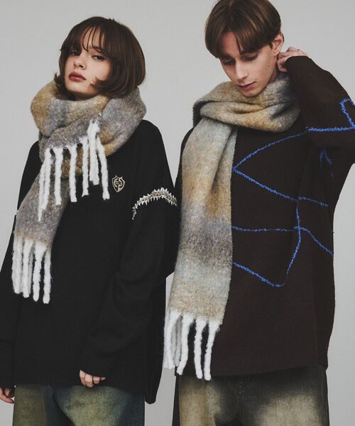 tk.TAKEO KIKUCHI（ティーケータケオキクチ）の「◆グラデーションボリュームマフラー（マフラー・メンズ・ブルー系その他4/ブラック系2/ブラウン系3・00）」の8枚目の写真