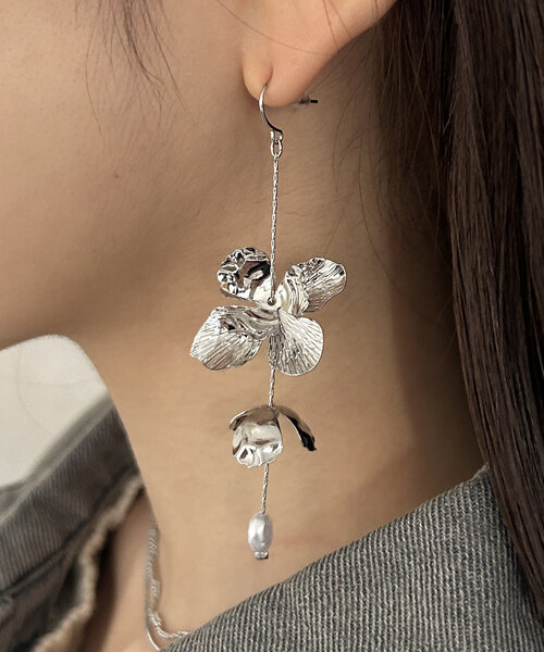 Thevon（ゼボン）の「【heilly】お花ロングピアス（ピアス（両耳用）・レディース・シルバー/ゴールド・FREE）」の10枚目の写真