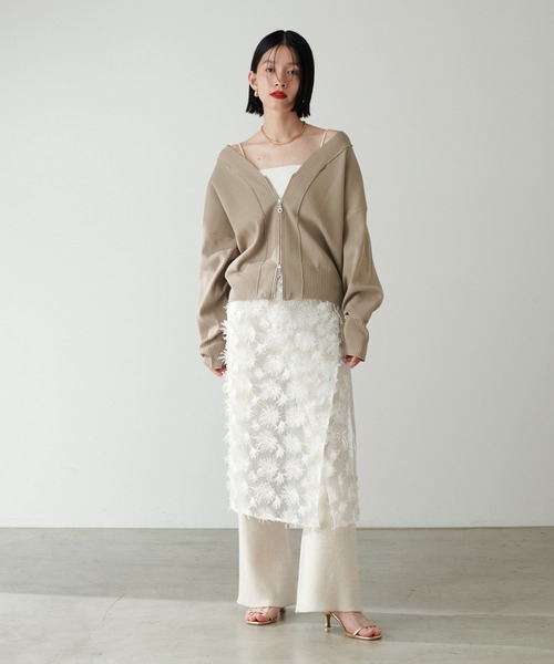 natural couture(ナチュラルクチュール)の「【LARUTA】ポリニットコンパクトZIPカーデ(カーディガン/ボレロ・レディース・ライトグレー/ライトベージュ/グレイッシュベージュ/ブラック/オフホワイト・FREE)」の6枚目の写真