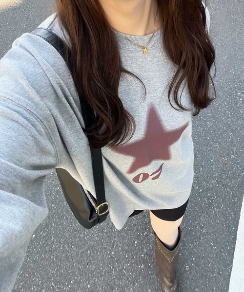 nelliy.（ネルリー）の「スターロゴスウェット（スウェット・レディース・ネイビー/グレー・LARGE/MEDIUM）」の2枚目の写真