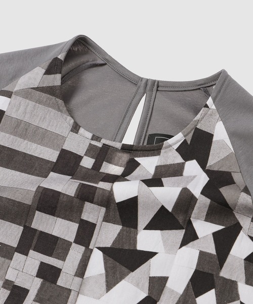 ANREALAGE（アンリアレイジ）の「PATCHWORK PRINT BROAD ONE PICE（ワンピース・レディース・その他2/その他1・38/36）」の4枚目の写真