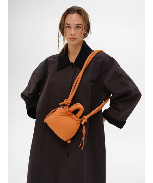 OLEND（オレンド）の「OLEND MICRO ONA SOFT BAG（ハンドバッグ・レディース・ブルー/ライトイエロー/オレンジ系その他/ブラック/ベージュ/ライトパープル/ブラウン系その他/ピンク系その他/グリーン系その他・FREE）」の3枚目の写真