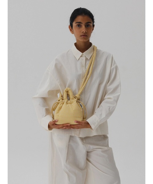 OLEND(オレンド)の「OLEND MICRO ONA SOFT BAG(ハンドバッグ・レディース・ブルー/ライトイエロー/オレンジ系その他/ブラック/ベージュ/ライトパープル/ブラウン系その他/ピンク系その他/グリーン系その他/レッド系その他/グリーン系その他7/イエロー系その他・FREE)」の10枚目の写真