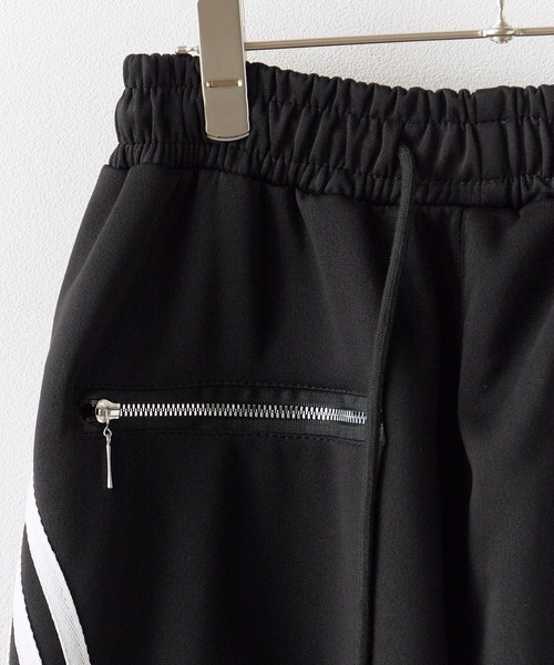 Chick(チック)の「Side Line Track Pants / サイドライントラックパンツ(スウェットパンツ・レディース・ブラック/ホワイト・M/L)」の15枚目の写真