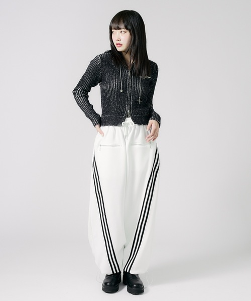 Chick(チック)の「Side Line Track Pants / サイドライントラックパンツ(スウェットパンツ・レディース・ブラック/ホワイト・M/L)」の7枚目の写真