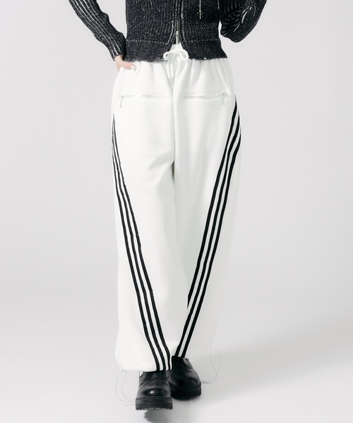 Chick(チック)の「Side Line Track Pants / サイドライントラックパンツ(スウェットパンツ・レディース・ブラック/ホワイト・M/L)」の21枚目の写真