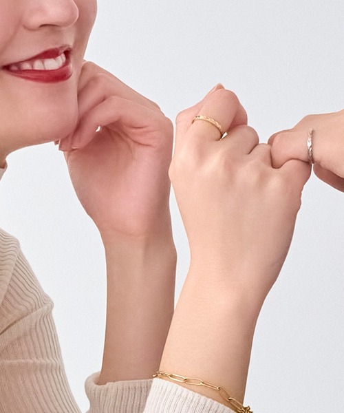 Phoebe（フィービィー）の「≪雑誌掲載≫【金属アレルギー対応】メタルリーフカットリング/サージカルステンレス（リング・レディース・シルバー/イエローゴールド・#9/#11/#16/#19）」の6枚目の写真