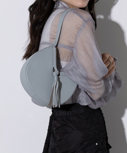 Beau're（ヴュレ）の「【BEAURE】フォーチュンクッキーショルダーバッグ mini 2way B-25213 ※（ハンドバッグ・レディース・シルバー/アイボリー/ブラック/ベージュ・FREE）」の2枚目の写真