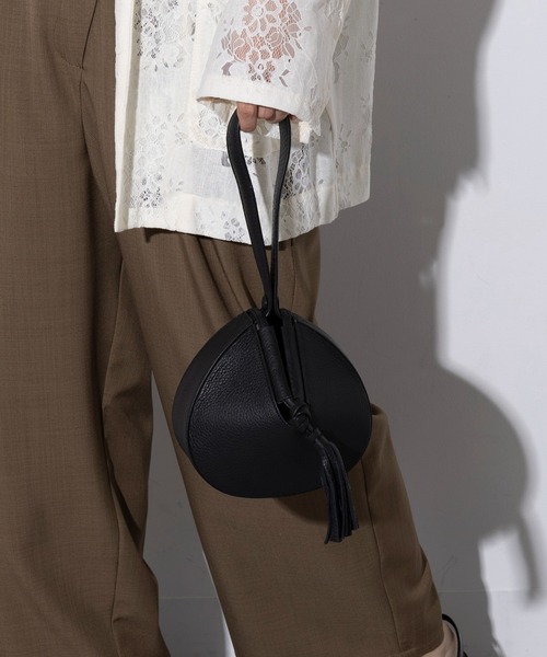 Beau're（ヴュレ）の「【BEAURE】フォーチュンクッキーショルダーバッグ mini 2way B-25213 ※（ハンドバッグ・レディース・シルバー/アイボリー/ブラック/ベージュ・FREE）」の11枚目の写真