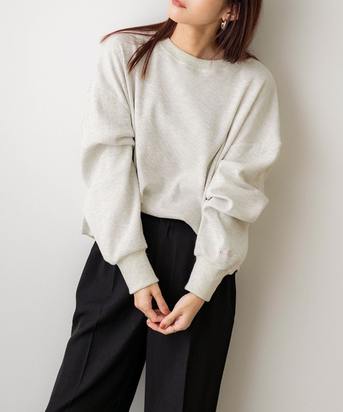 NOAHL(ノアル)の「【NOAHL】ミドル丈刺繍ワッフルプルオーバー(スウェット・レディース・オートミール/チャコール・FREE)」の3枚目の写真