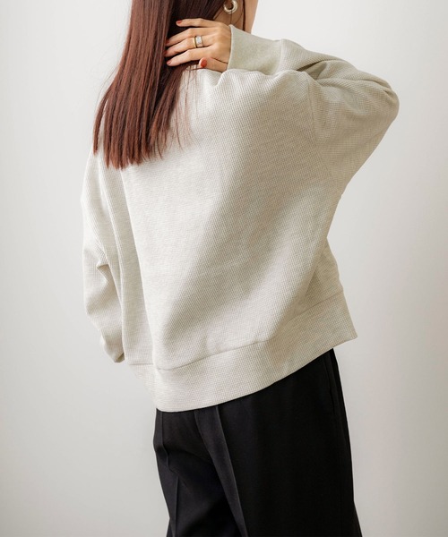 NOAHL(ノアル)の「【NOAHL】ミドル丈刺繍ワッフルプルオーバー(スウェット・レディース・オートミール/チャコール・FREE)」の4枚目の写真