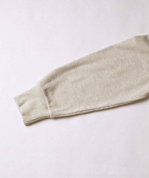 NOAHL(ノアル)の「【NOAHL】ミドル丈刺繍ワッフルプルオーバー(スウェット・レディース・オートミール/チャコール・FREE)」の12枚目の写真