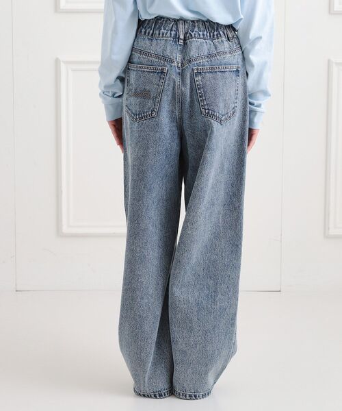 PINK-latte(ピンクラテ)の「タックワイドストレートデニム(その他パンツ・キッズ・ブルー系3/ブラック系3/ブラック・16/15 /14/13)」の6枚目の写真