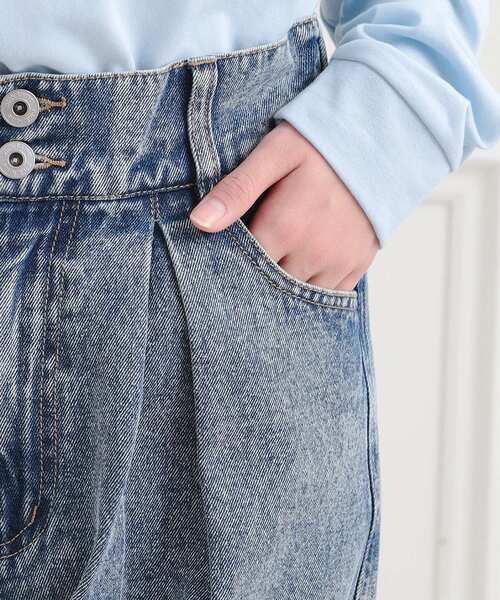 PINK-latte(ピンクラテ)の「タックワイドストレートデニム(その他パンツ・キッズ・ブルー系3/ブラック系3/ブラック・16/15 /14/13)」の8枚目の写真