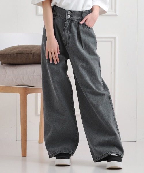 PINK-latte(ピンクラテ)の「タックワイドストレートデニム(その他パンツ・キッズ・ブルー系3/ブラック系3/ブラック・16/15 /14/13)」の2枚目の写真