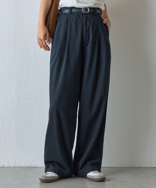 COLONY 2139(コロニートゥーワンスリーナイン)の「綿レーヨン2タックチノパンツ(チノパンツ・レディース・ブラック/ベージュ・LARGE/MEDIUM/SMALL)」の2枚目の写真