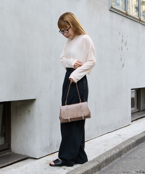 COLONY 2139(コロニートゥーワンスリーナイン)の「綿レーヨン2タックチノパンツ(チノパンツ・レディース・ブラック/ベージュ・LARGE/MEDIUM/SMALL)」の4枚目の写真