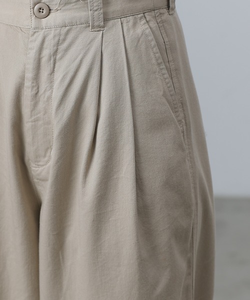 COLONY 2139(コロニートゥーワンスリーナイン)の「綿レーヨン2タックチノパンツ(チノパンツ・レディース・ブラック/ベージュ・LARGE/MEDIUM/SMALL)」の12枚目の写真