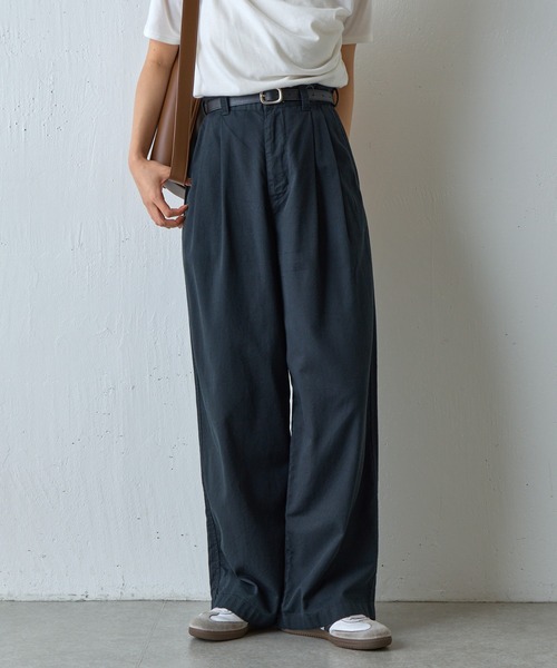 COLONY 2139(コロニートゥーワンスリーナイン)の「綿レーヨン2タックチノパンツ(チノパンツ・レディース・ブラック/ベージュ・LARGE/MEDIUM/SMALL)」の19枚目の写真