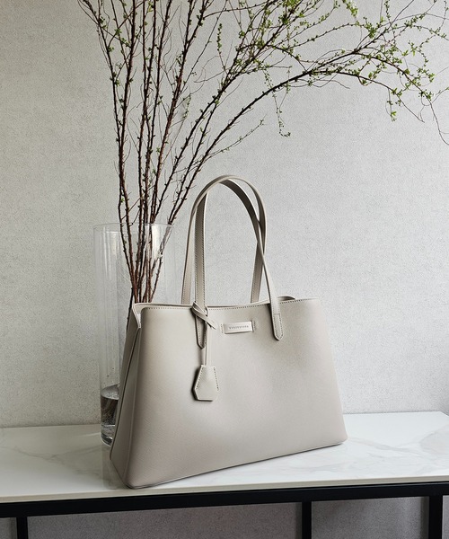 MERCURYDUO(マーキュリーデュオ)の「【MERCURYDUO/マーキュリーデュオ】通勤、通学、リクルート両アオリポケットA4トートバッグ キーチャーム付(トートバッグ・レディース・ブラック/グレイッシュベージュ/ブラウン系その他・FREE)」の3枚目の写真