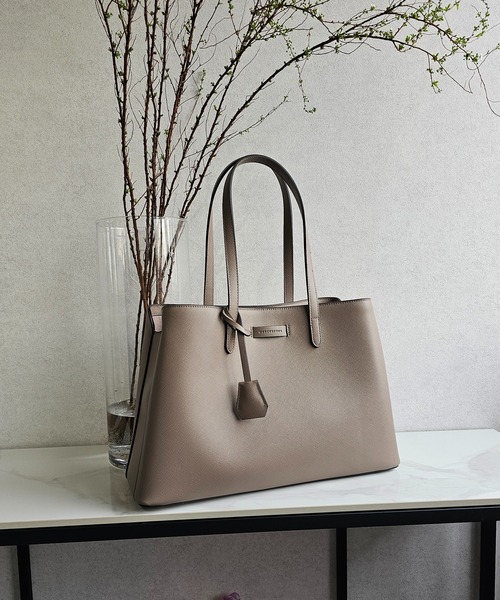 MERCURYDUO(マーキュリーデュオ)の「【MERCURYDUO/マーキュリーデュオ】通勤、通学、リクルート両アオリポケットA4トートバッグ キーチャーム付(トートバッグ・レディース・ブラック/グレイッシュベージュ/ブラウン系その他・FREE)」の18枚目の写真