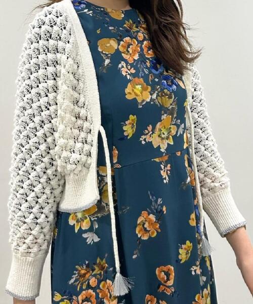 Sunauna(スーナウーナ)の「【透かし編み/ラメ入り】ドルマンスリーブボレロ(カーディガン/ボレロ・レディース・ブラック/オフホワイト・40/38)」の2枚目の写真