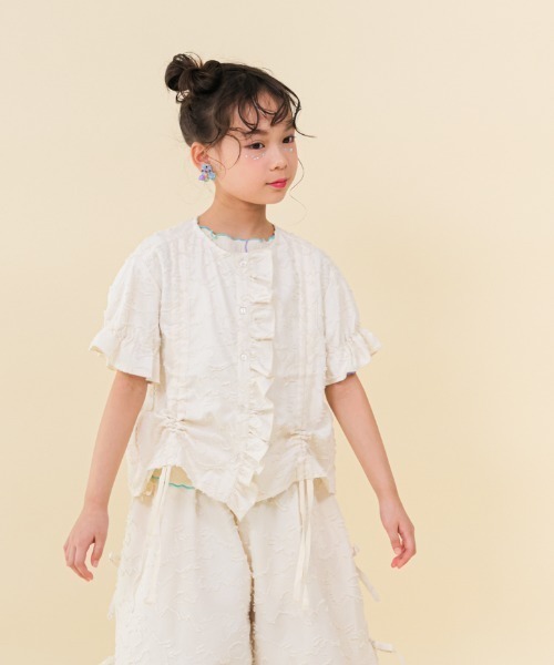 unica(ユニカ)の「ドロストフリルカーデブラウス(シャツ/ブラウス・キッズ・ブラック/オフホワイト/グリーン・M/L/XL/S)」の2枚目の写真