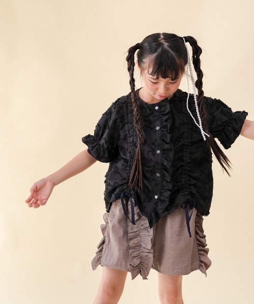 unica(ユニカ)の「ドロストフリルカーデブラウス(シャツ/ブラウス・キッズ・ブラック/オフホワイト/グリーン・M/L/XL/S)」の3枚目の写真