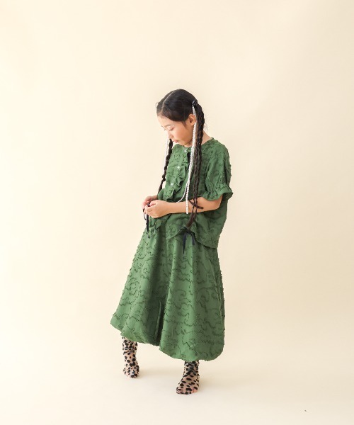 unica(ユニカ)の「ドロストフリルカーデブラウス(シャツ/ブラウス・キッズ・ブラック/オフホワイト/グリーン・M/L/XL/S)」の8枚目の写真