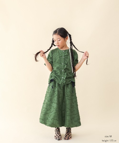 unica(ユニカ)の「ドロストフリルカーデブラウス(シャツ/ブラウス・キッズ・ブラック/オフホワイト/グリーン・M/L/XL/S)」の11枚目の写真