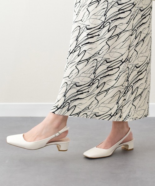inter-chaussures(インターショシュール)の「【INTER-CHAUSSURES】スクエアトウバックバンドパンプス(I51304)(パンプス・レディース・シルバー/ブラック/アイボリー・35/36/37/38/39)」の1枚目の写真