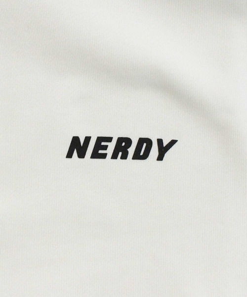 NERDY（ノルディ）の「NERDY エッセンシャル スウェットシャツ ESSENTIAL S/S SWEATSHIRT（スウェット・メンズ・ブラック/ホワイト/ライトパープル/ライトイエロー・S/M/L）」の19枚目の写真