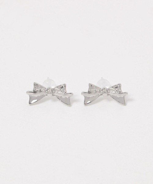 FOREVER 21(フォーエバー トゥエンティーワン)の「デザインリボンピアス(ピアス(両耳用)・レディース・ゴールド/シルバー・FREE)」の2枚目の写真