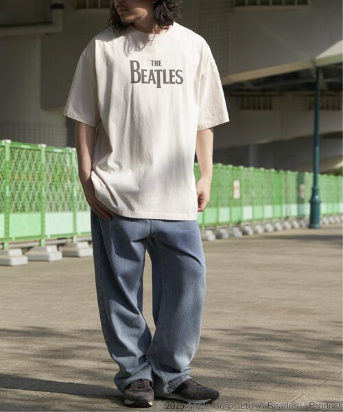 The Beatles(ザビートルズ)の「THE BEATLES ザ ビートルズ ロゴピグメントTシャツ(Tシャツ/カットソー・メンズ・オフホワイト/ブラック・M/LL/L)」の4枚目の写真