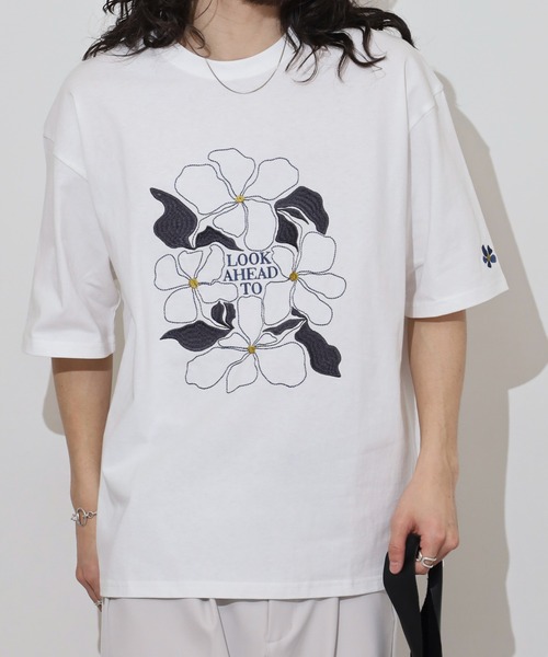 ATELANE（アテレーン）の「ATELANE アソート　ワンポイント刺繍 バック刺繍オーバーサイズ 半袖Tシャツ（Tシャツ/カットソー・レディース・ベージュ/グレー/ブラック系2/サックスブルー/ブラック/ホワイト系1/ホワイト系2/ホワイト/ブラック系1・M/L）」の21枚目の写真