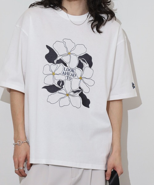ATELANE（アテレーン）の「ATELANE アソート　ワンポイント刺繍 バック刺繍オーバーサイズ 半袖Tシャツ（Tシャツ/カットソー・レディース・ベージュ/グレー/ブラック系2/サックスブルー/ブラック/ホワイト系1/ホワイト系2/ホワイト/ブラック系1・M/L）」の22枚目の写真