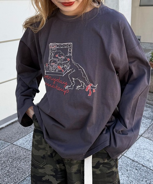 DOUBLE NAME(ダブルネーム)の「MAKE UP恐竜刺しゅうロンTEE(Tシャツ/カットソー・レディース・スミクロ/オフホワイト/ブルー・FREE)」の13枚目の写真