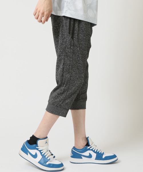 ARCADE（アーケード）の「接触冷感 ドライストレッチカチオン ライン入りクロップドジョガーパンツ 七分丈（スウェットパンツ・メンズ・チャコールグレー/ブラック×グレー/杢グレー・LL/L/M）」の2枚目の写真